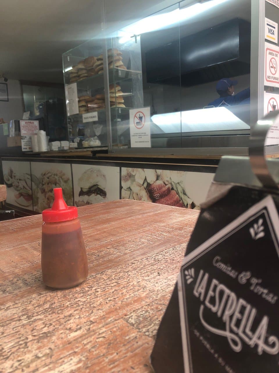 Cemitas La Colonial