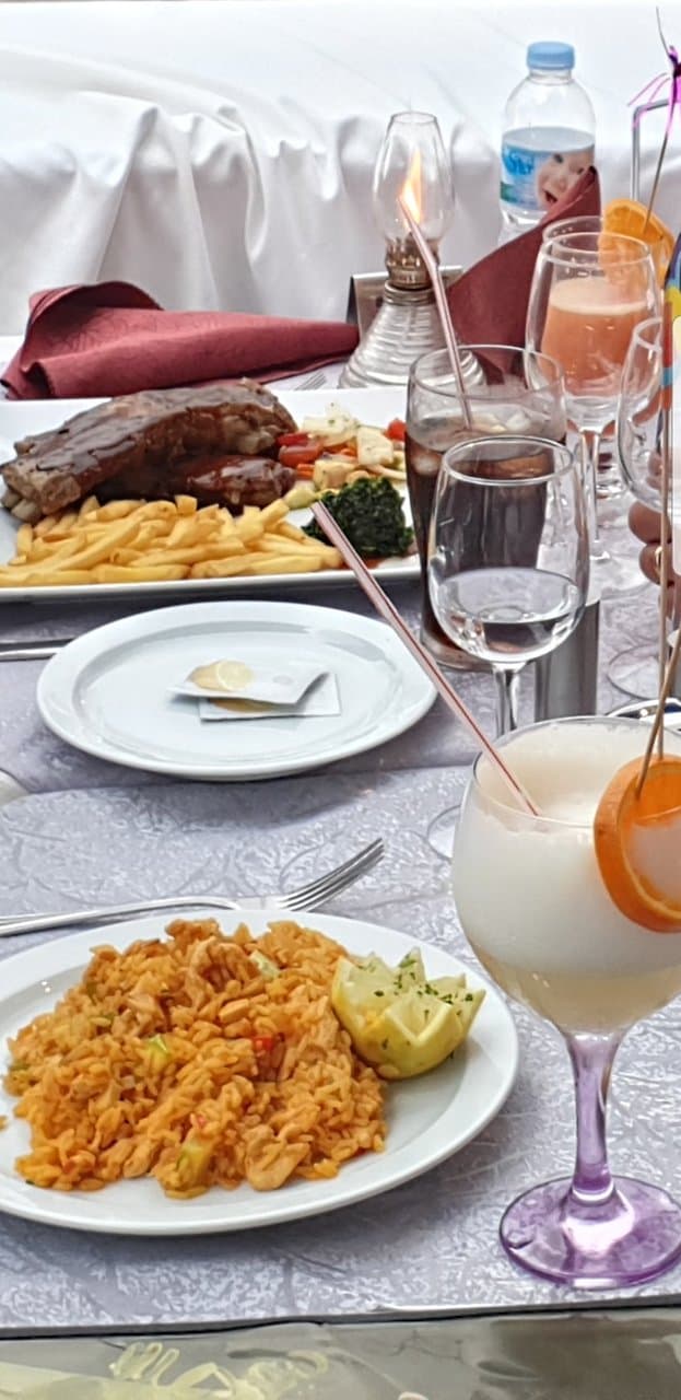 Milano Eis Cafe Restaurante Cafeteria