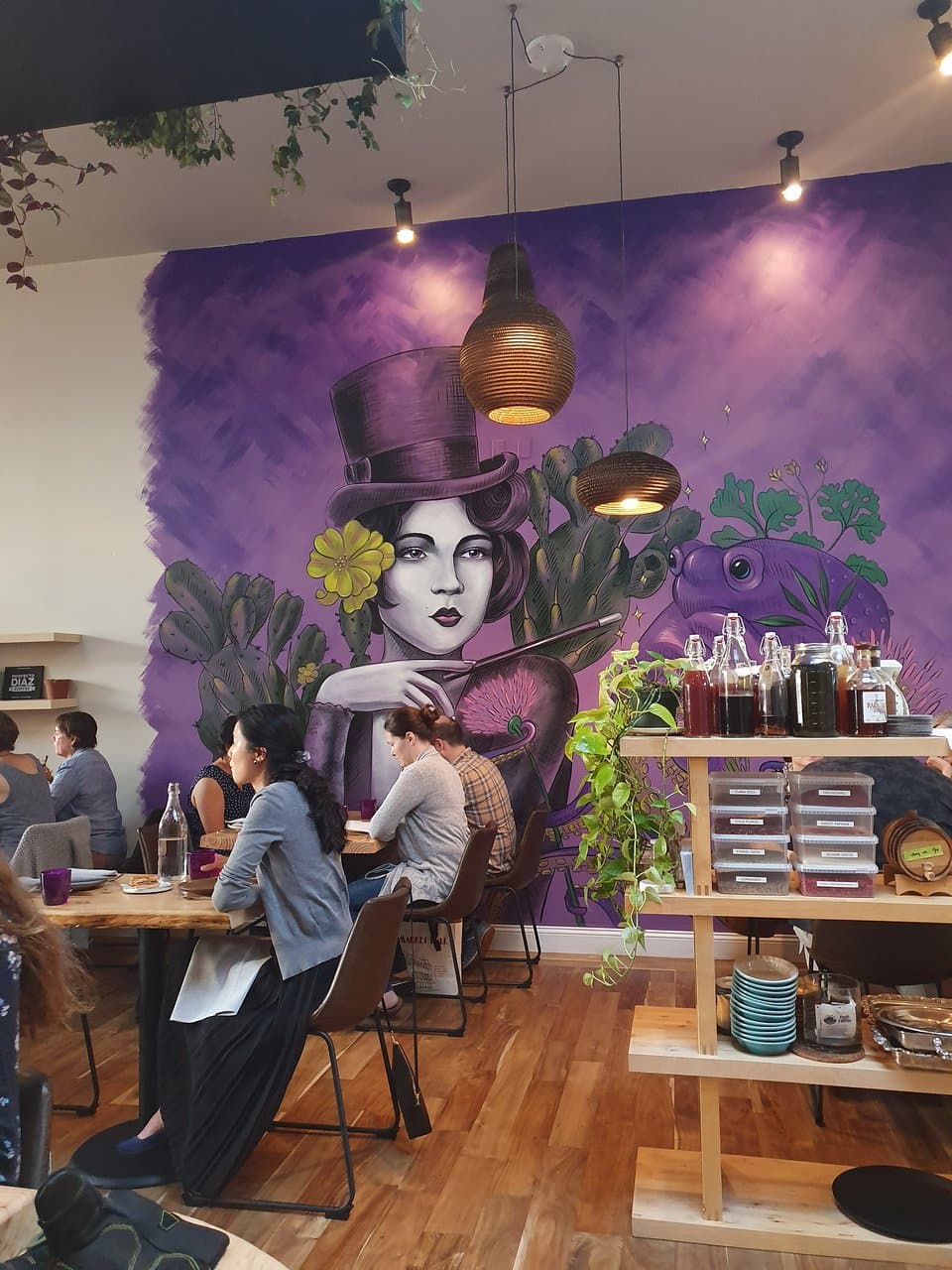 The Mägo lady watches over both professionals and guests