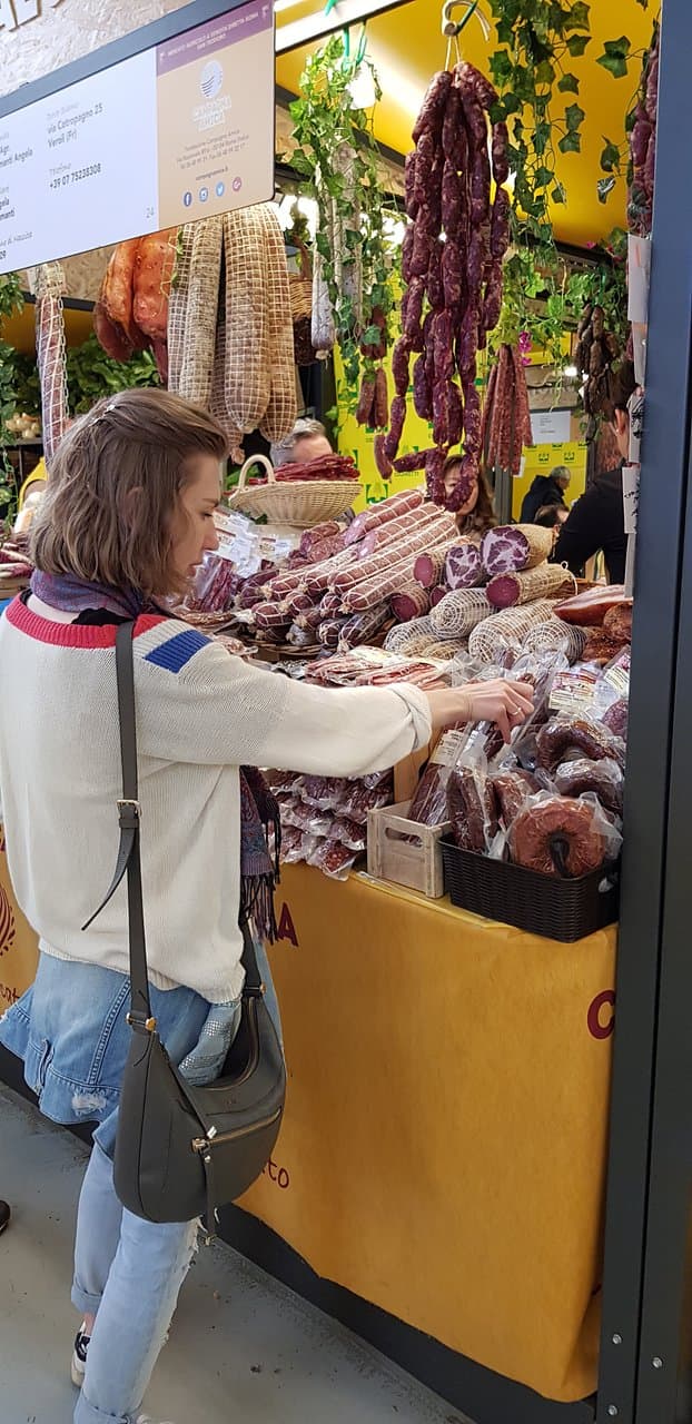 Очень вкусные и свежие домашние колбасы))