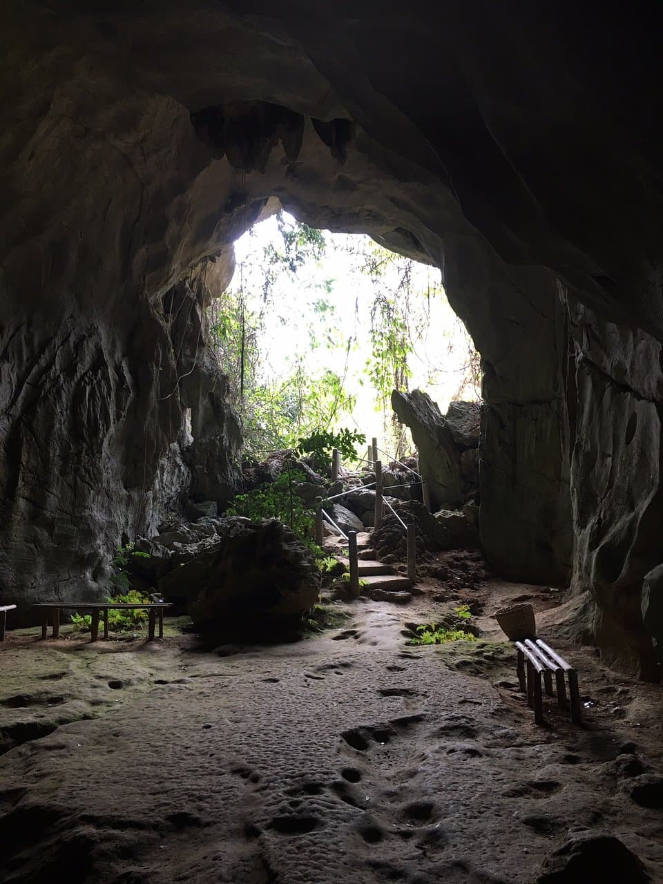 Tham Kang Cave Muang Ngoi