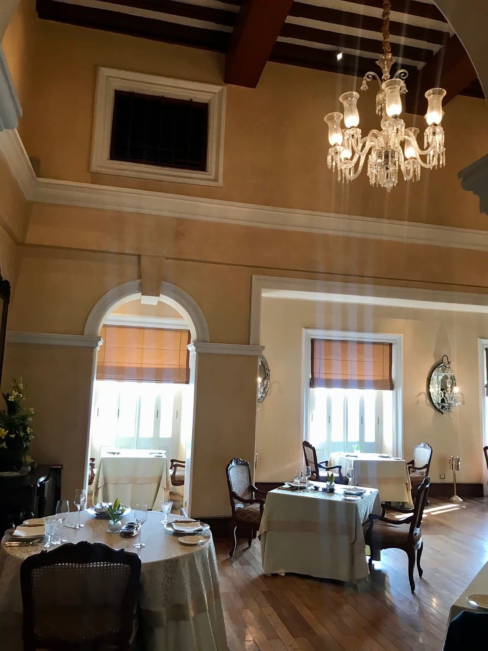 Inside Adaa restaurant @ Taj Falaknuma palace
