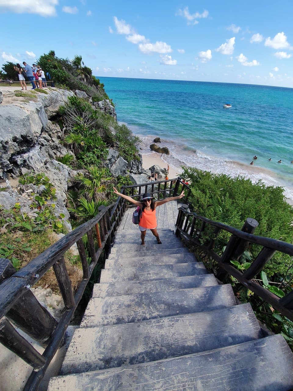 escalinata para bajar a la playa
