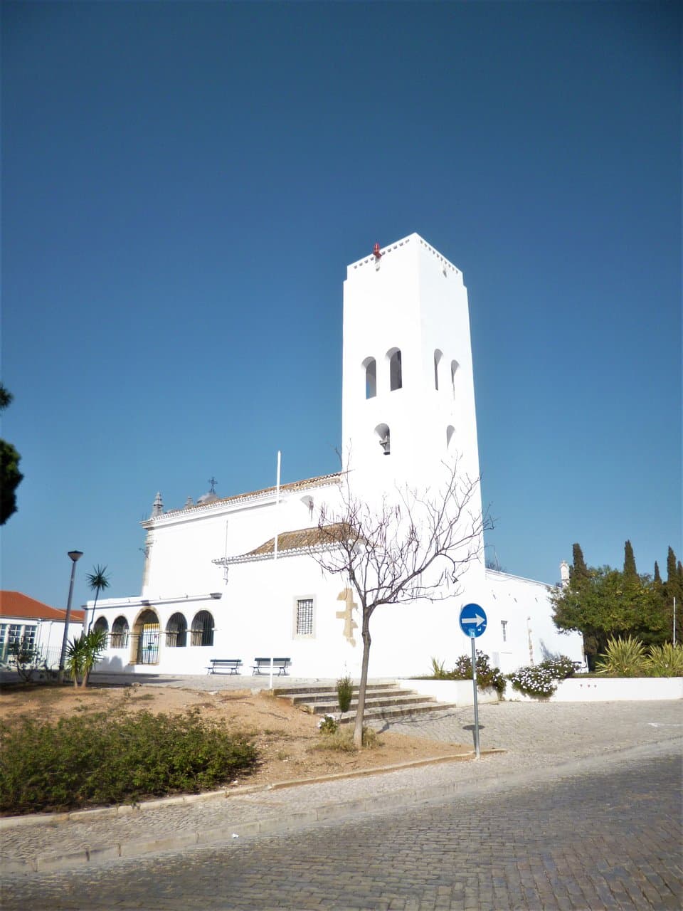 The watchtower at the back side of the "Ermida de Santo António do Alto" in Faro.