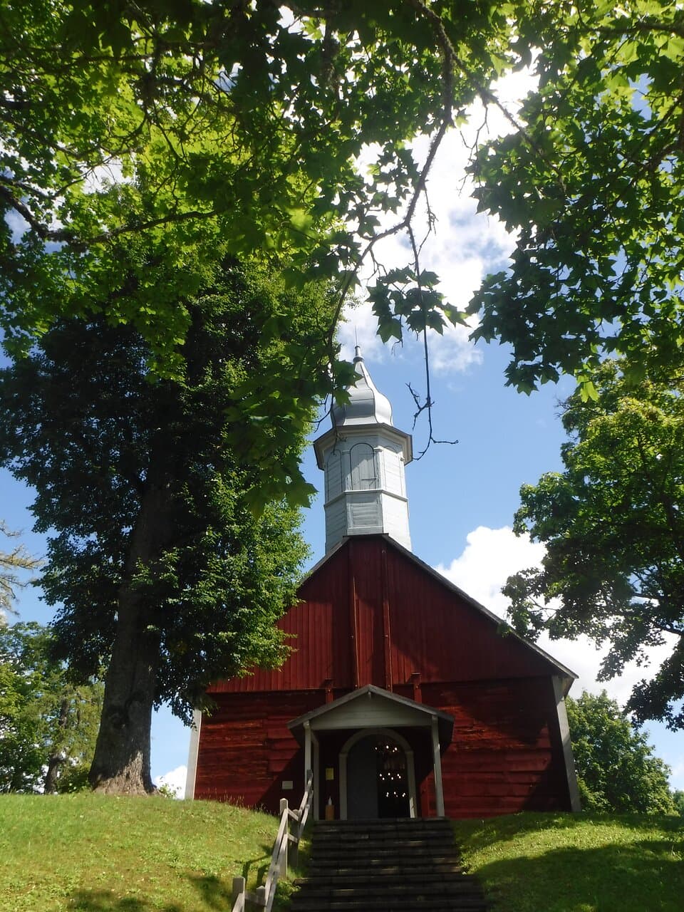 Curch inside Krimulda ruins