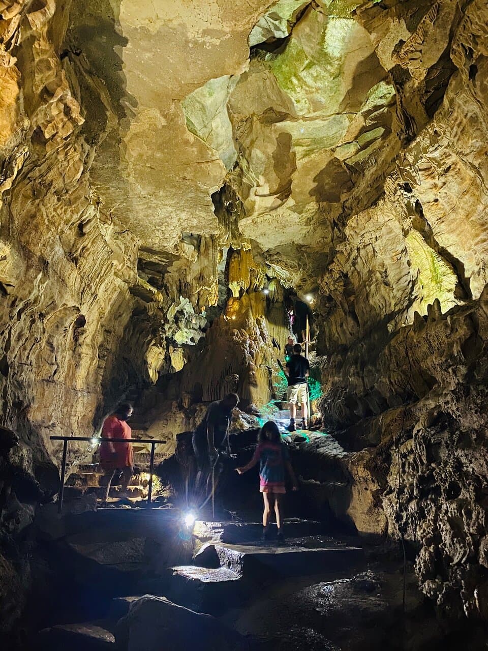 Crystal Onyx Cave