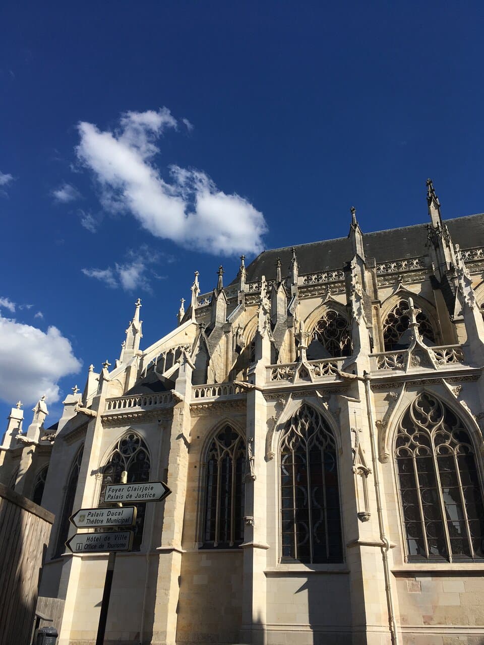 Cathédrale Saint-Cyr-et-Sainte-Julitte de Nevers
