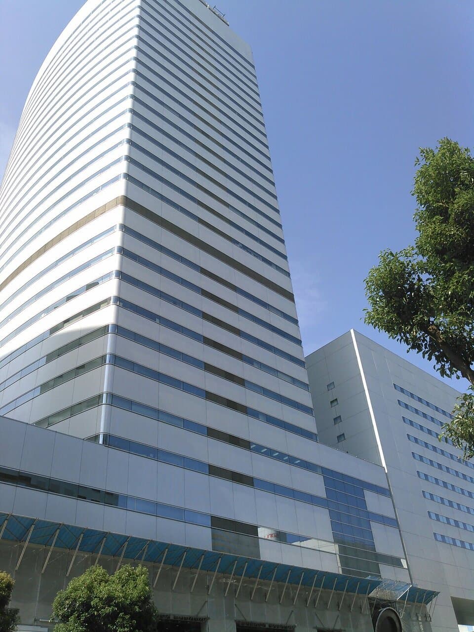 桜木町四丁目･交差点🚥方面より🏢外観(8.22土☀)