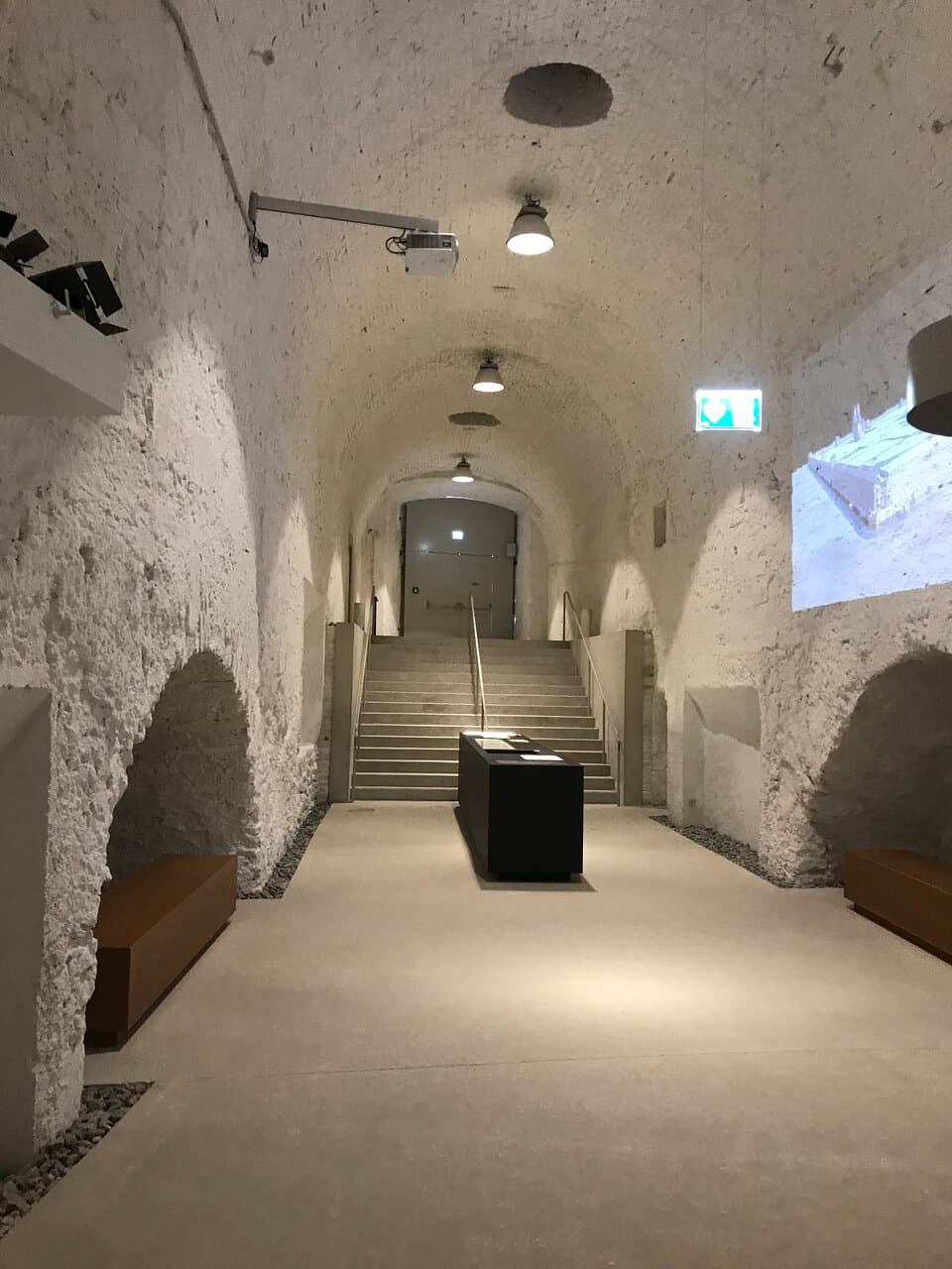 Esta cidade se chama Wiener neustadt e uma cidade linda e bem charmosa, para ver mais fotos de uma olhadinha no meu perfil 