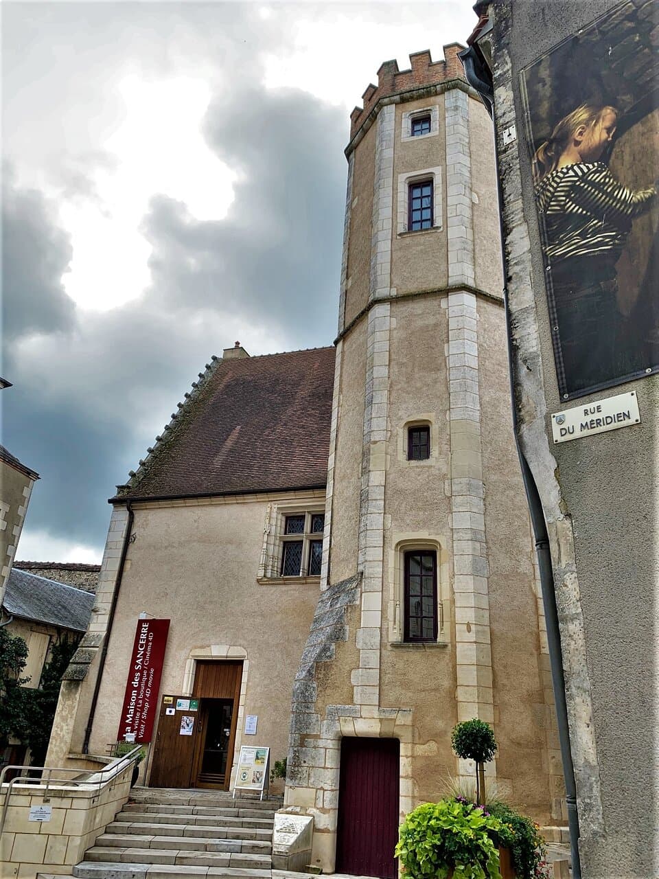 Dans le cœur historique de la ville, c'est un endroit idéal pour découvrir le vignoble et les vins de Sancerre.
