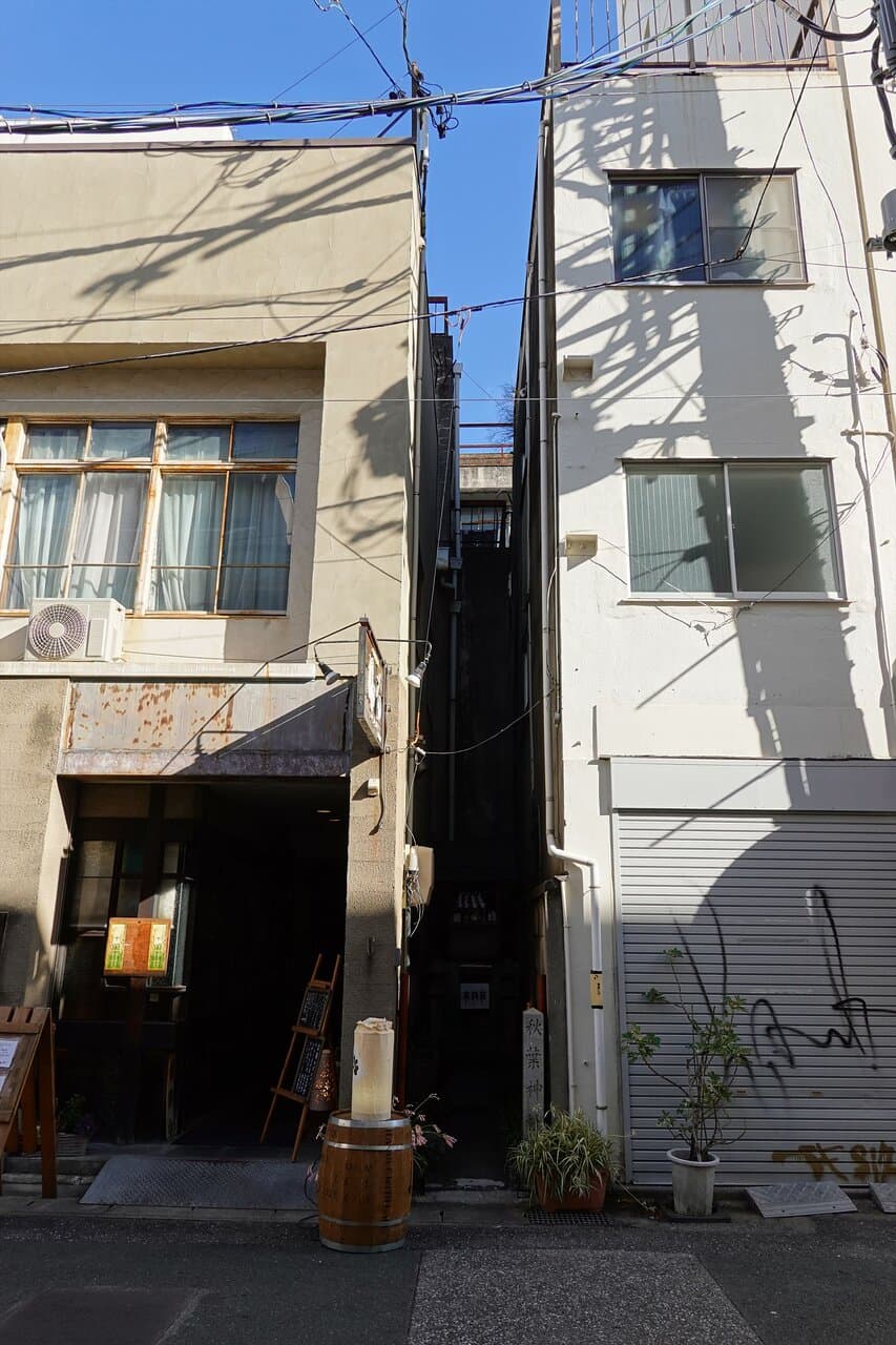 豊橋市・秋葉神社 この建物の中を見てみると・・・