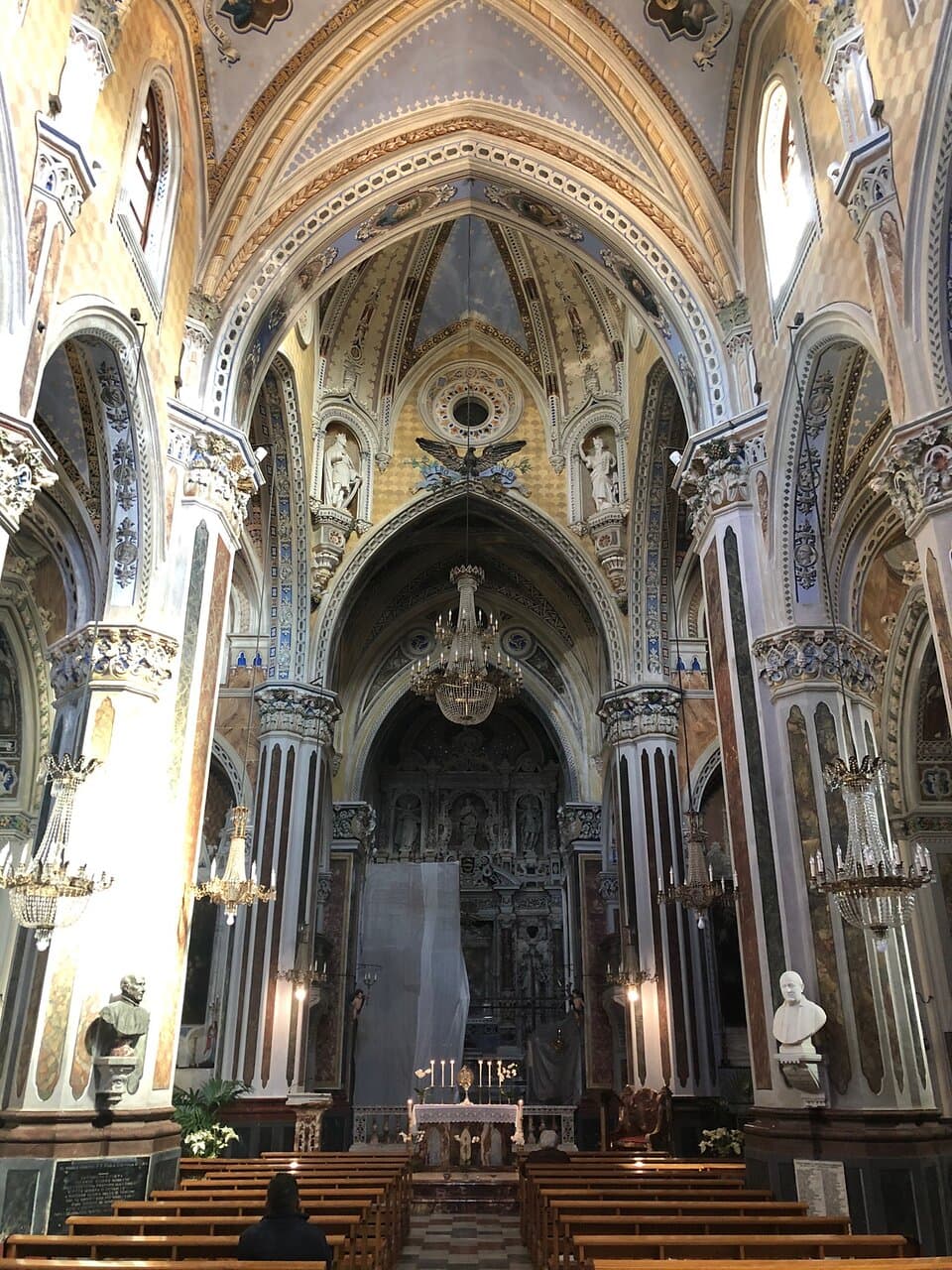 Gli interni della Navata ....