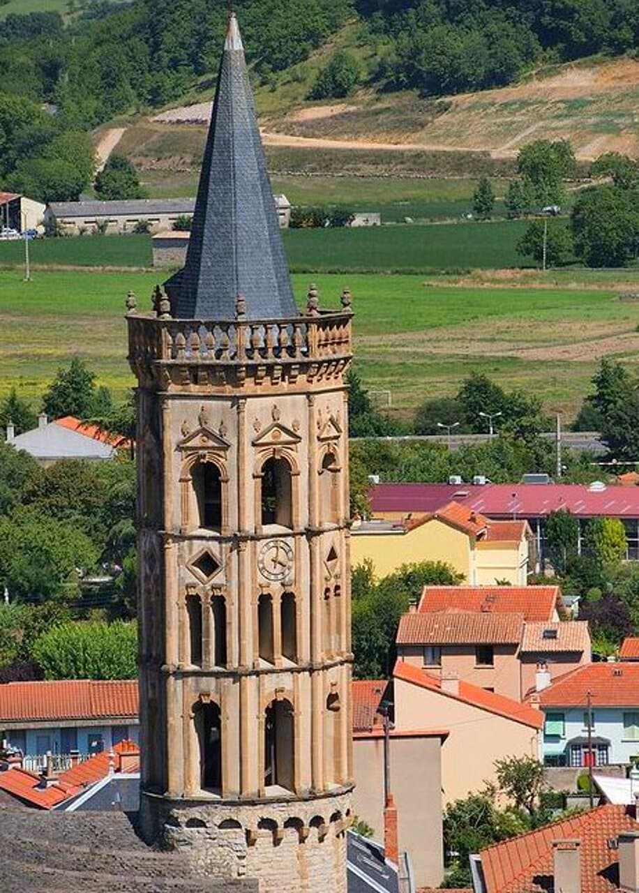 Eglise Notre Dame de l'Espinasse , vue du clocher style " Toulousain " //Church of Notre Dame de l'Espinasse, view of the "Toulousain" style bell tower 