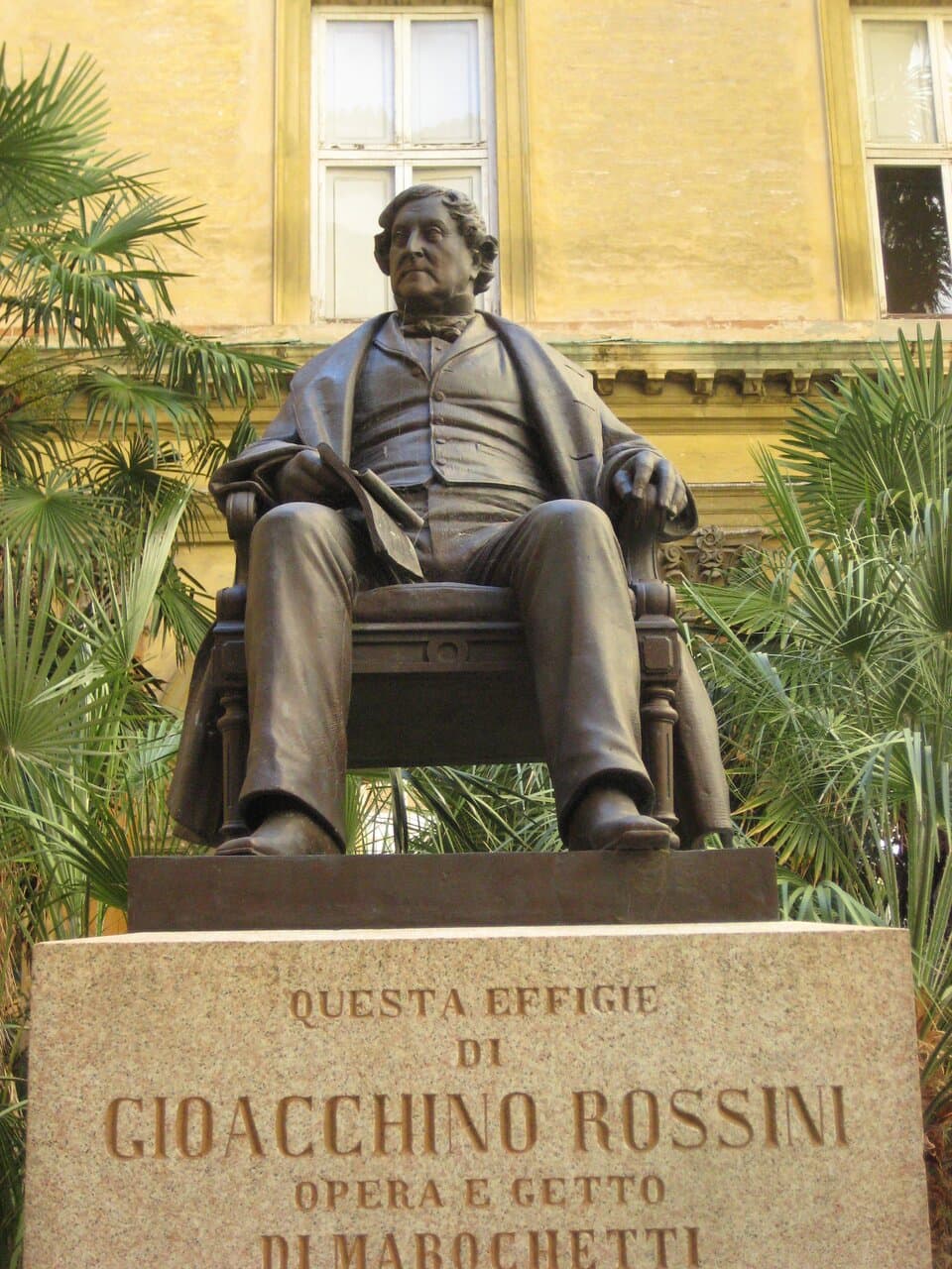 Pesario, statue of Gioachino Rossini