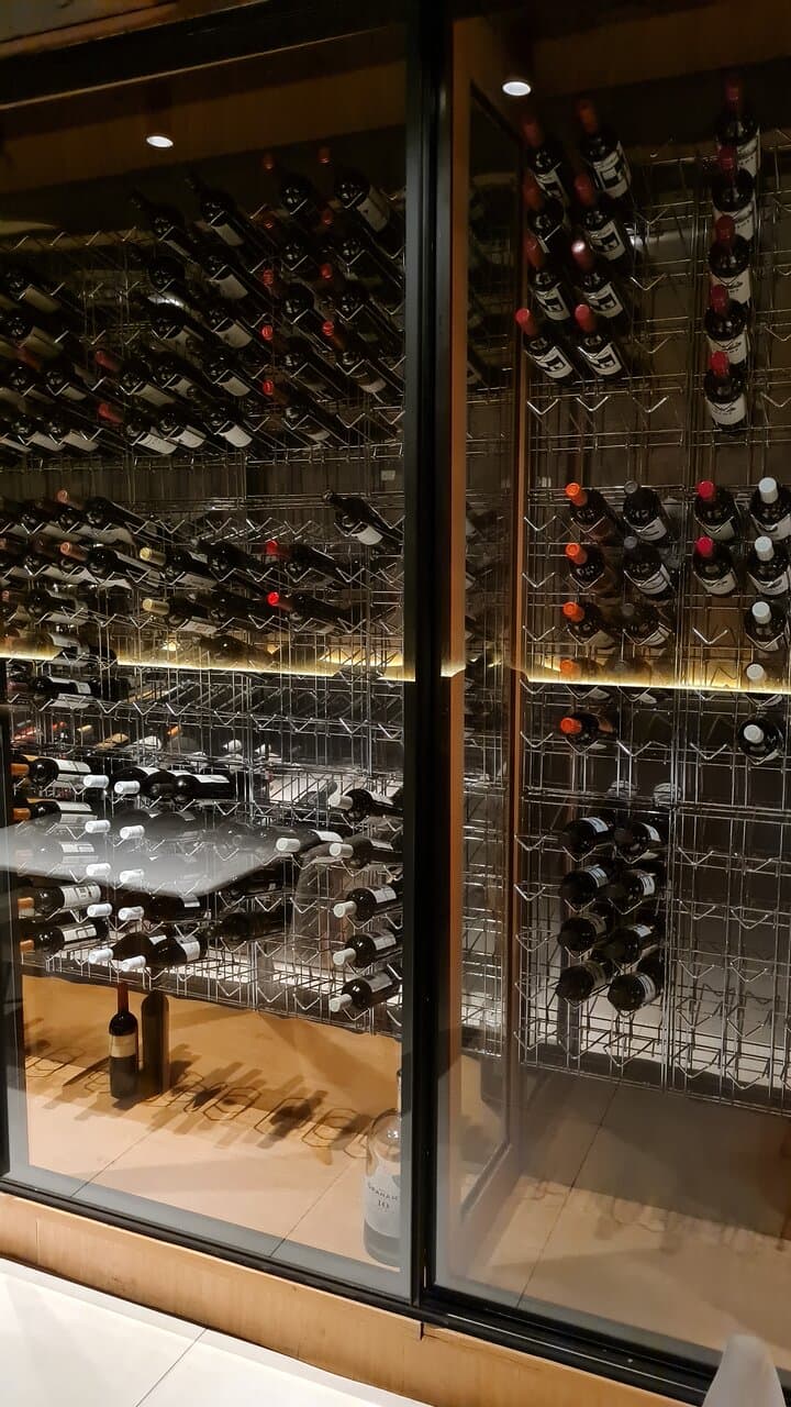 O Melhor Restaurante de Goiânia. Não houve nenhum deslize da parte deles, a comida sem defeitos, o atendimento maravilhoso. O Tiramisu para fechar o jantar foi com chave de ouro