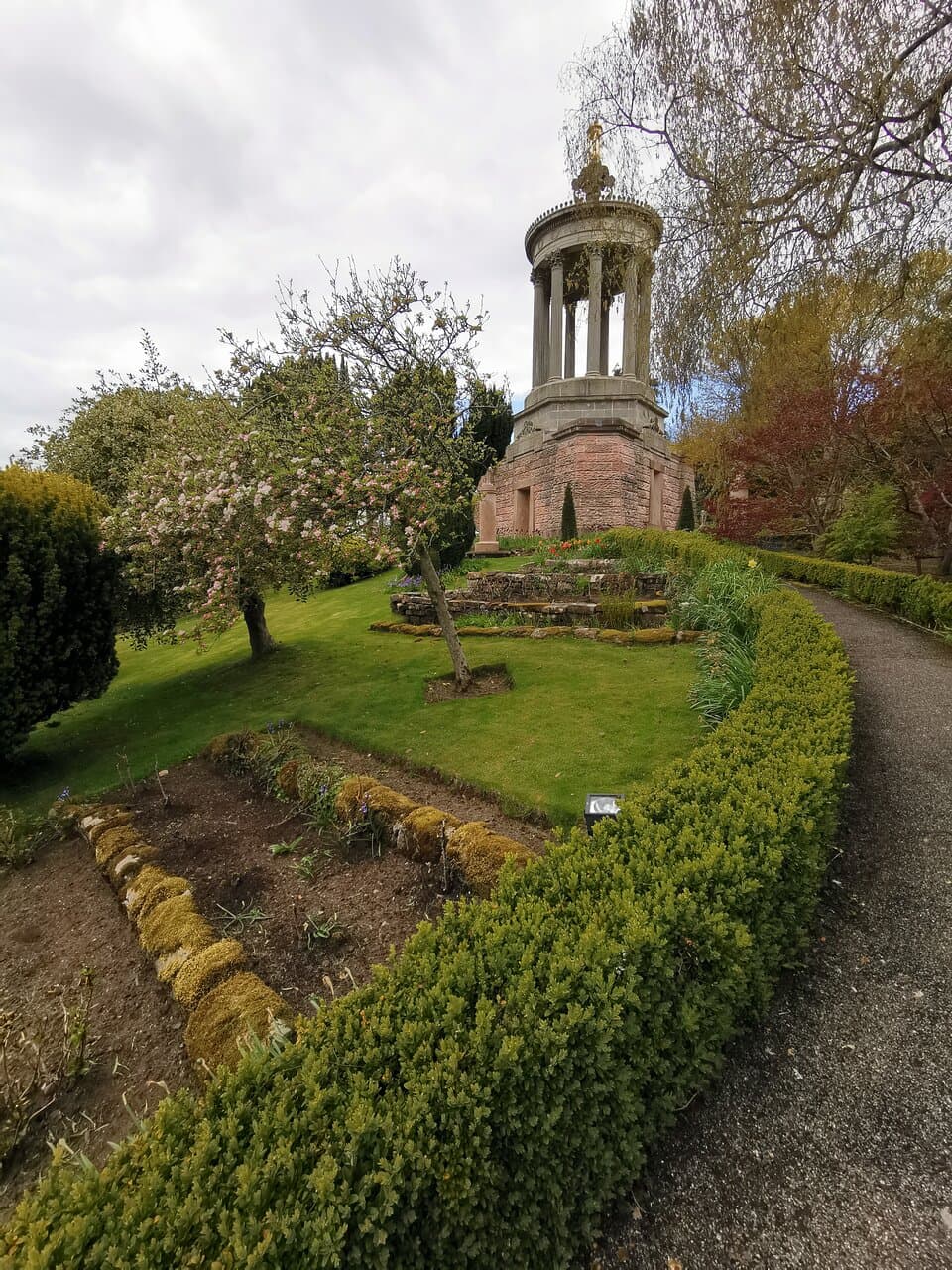 Burns Monument & Garden Edinburgh