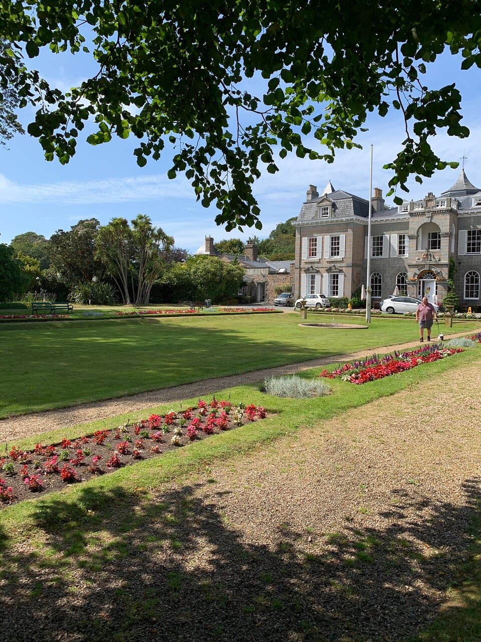 Saumarez Park