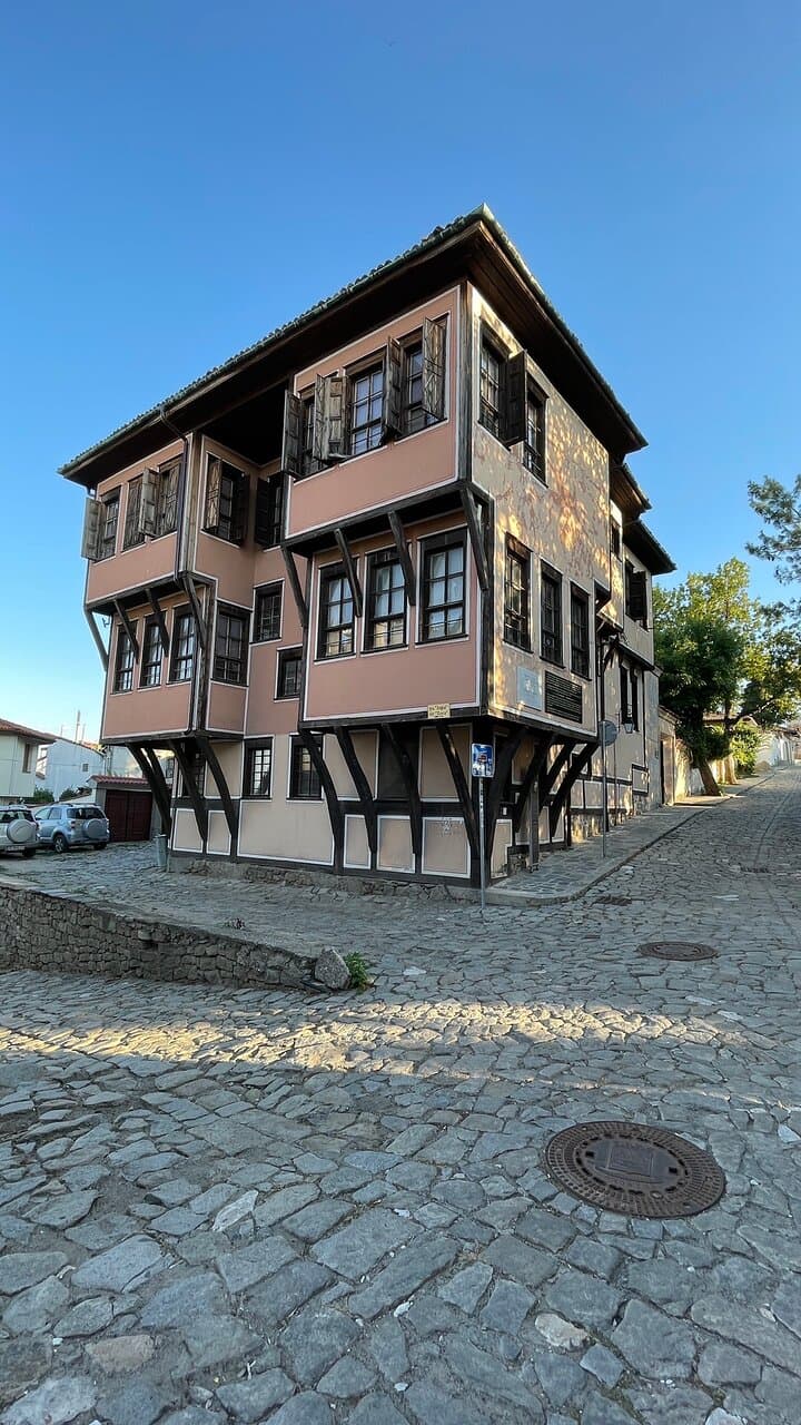 Lamartine House