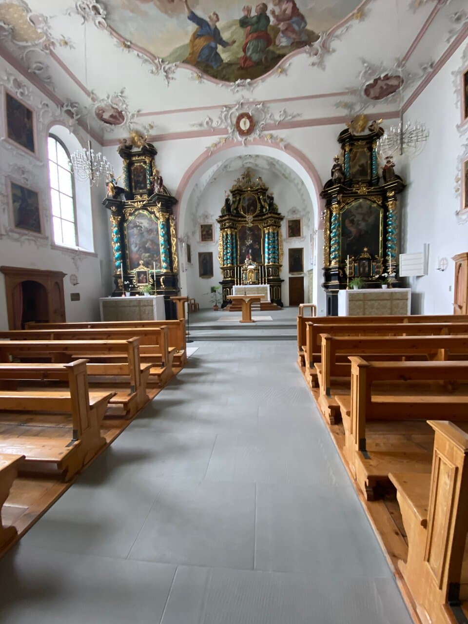 Eine wunderschöne Kleinkapelle und gleichzeitig ein Kleinod in der Gestalltung