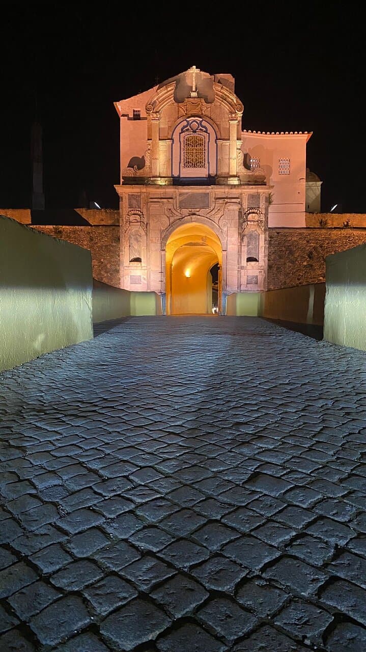 São Vicente Gate