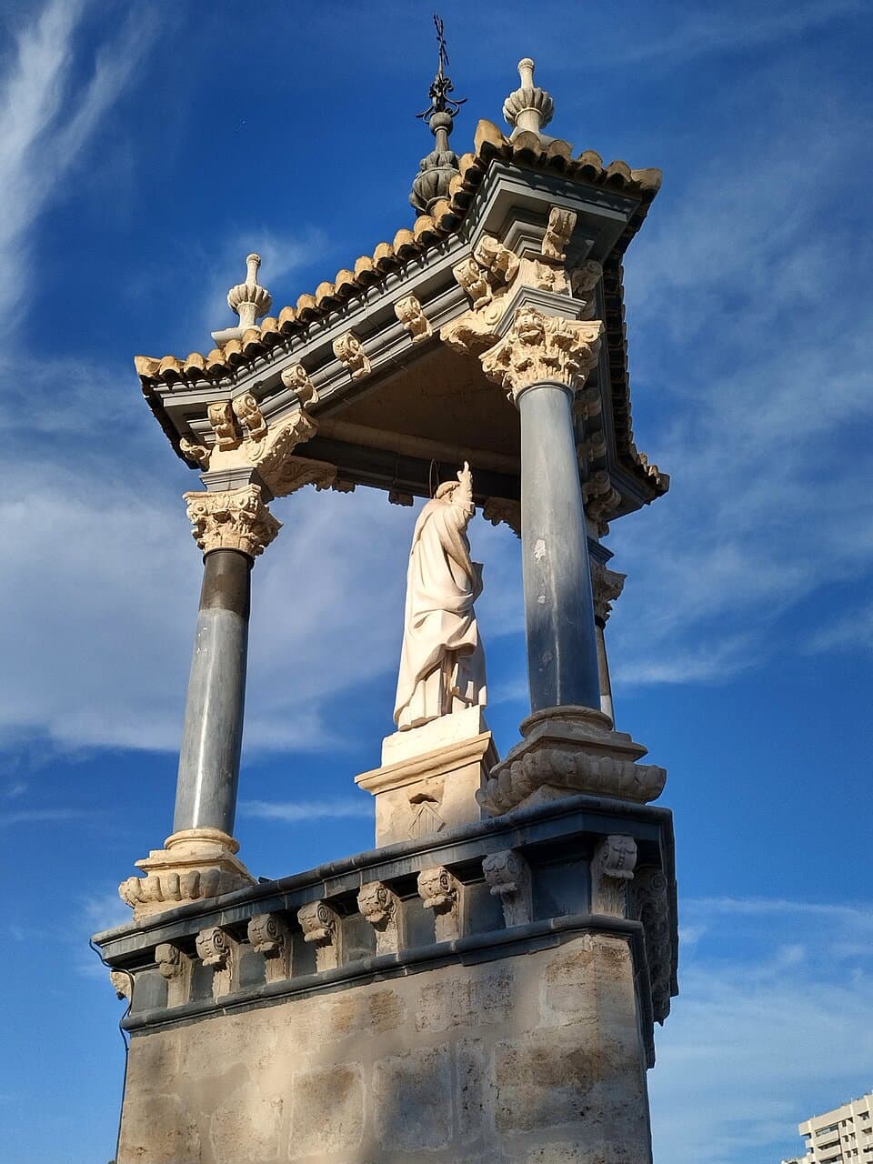 Inaugurated in honour of marriage of King Philip III and Queen Margarita 