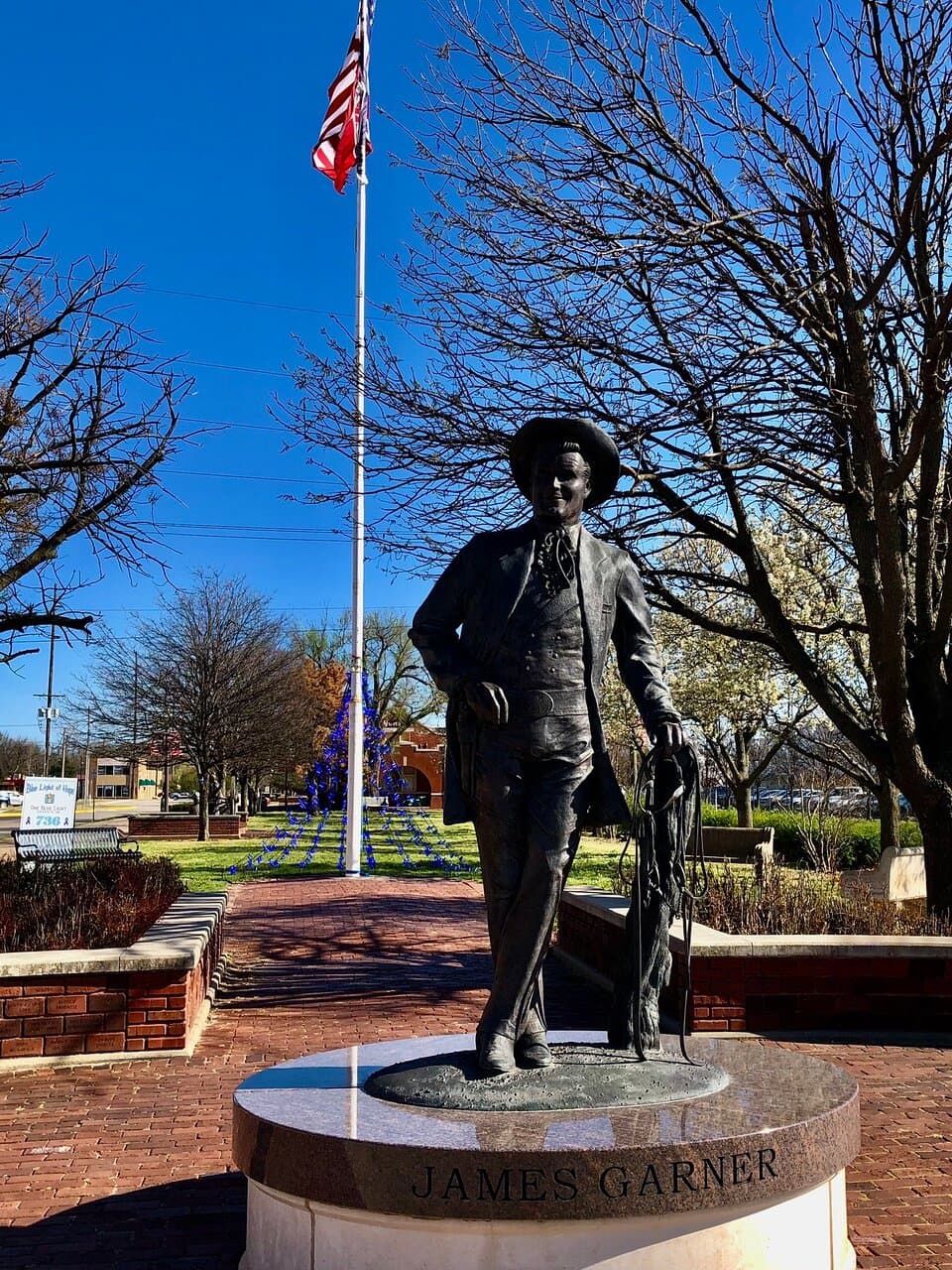 James Garner statue, Norman, OK