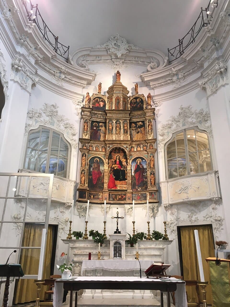 Altare con Polittico