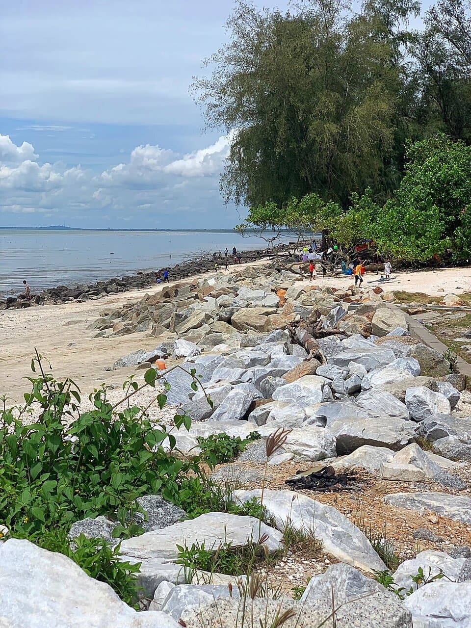 Pantai Remis Jeram