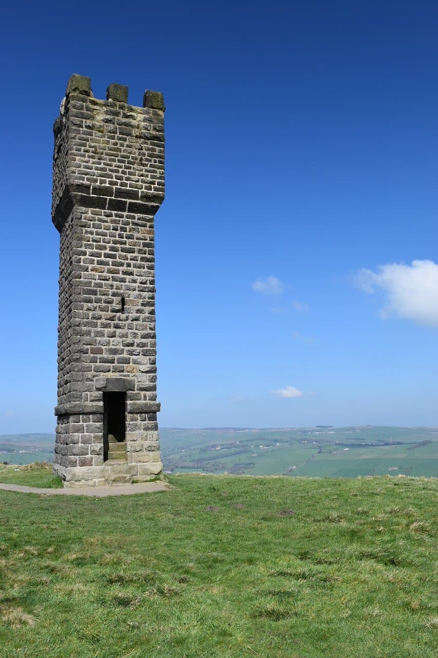 Lunds Tower and Wainman's Pinnacle