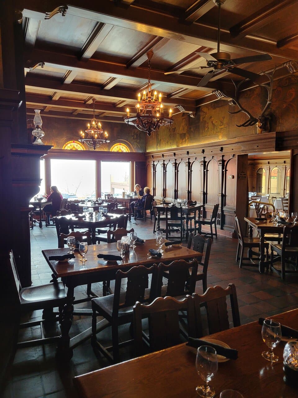 One main Dining Room, Lake View.