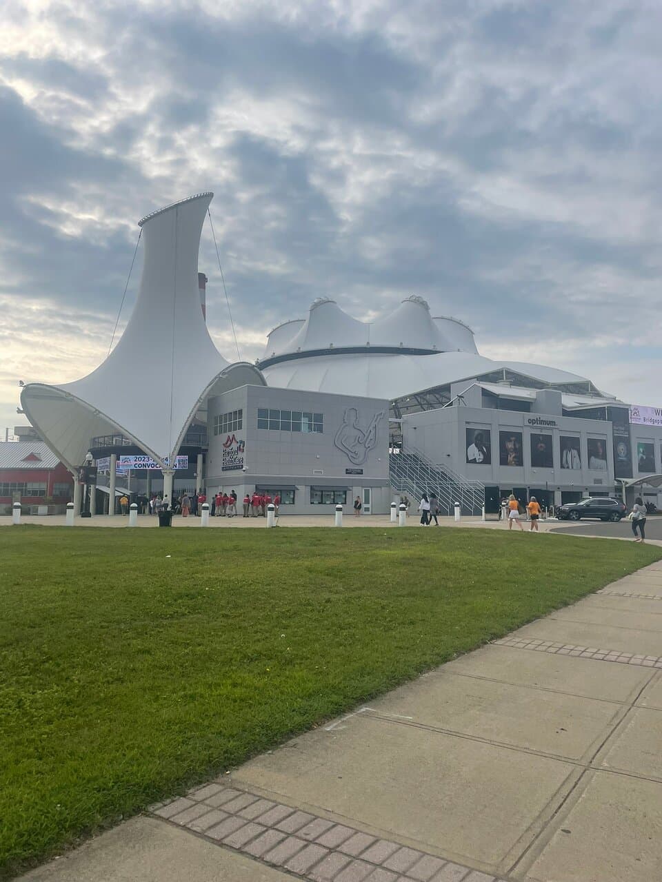 Hartford HealthCare Amphitheater