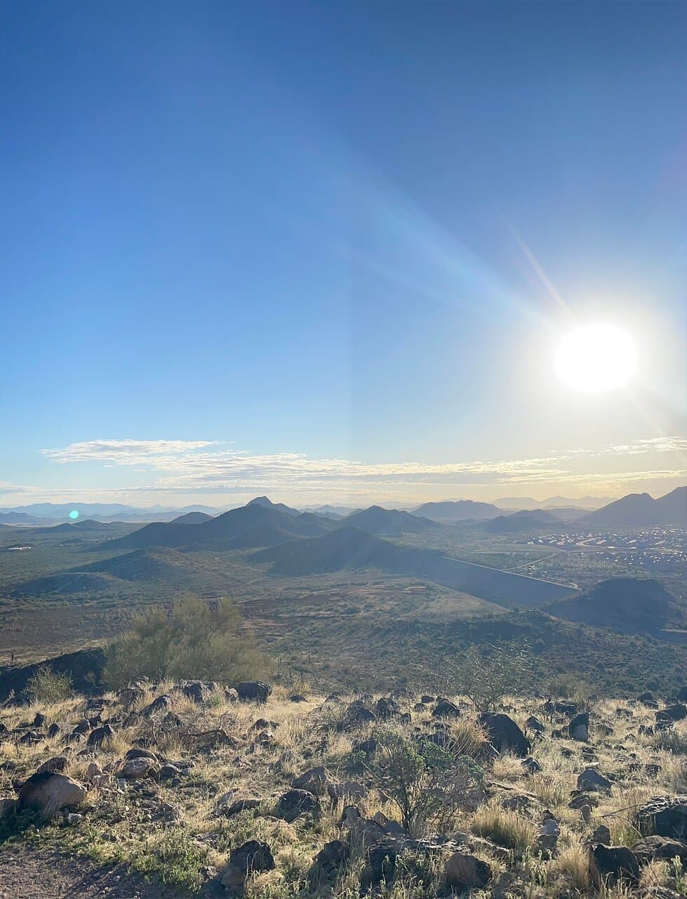 Beautiful loop high above Peoria.