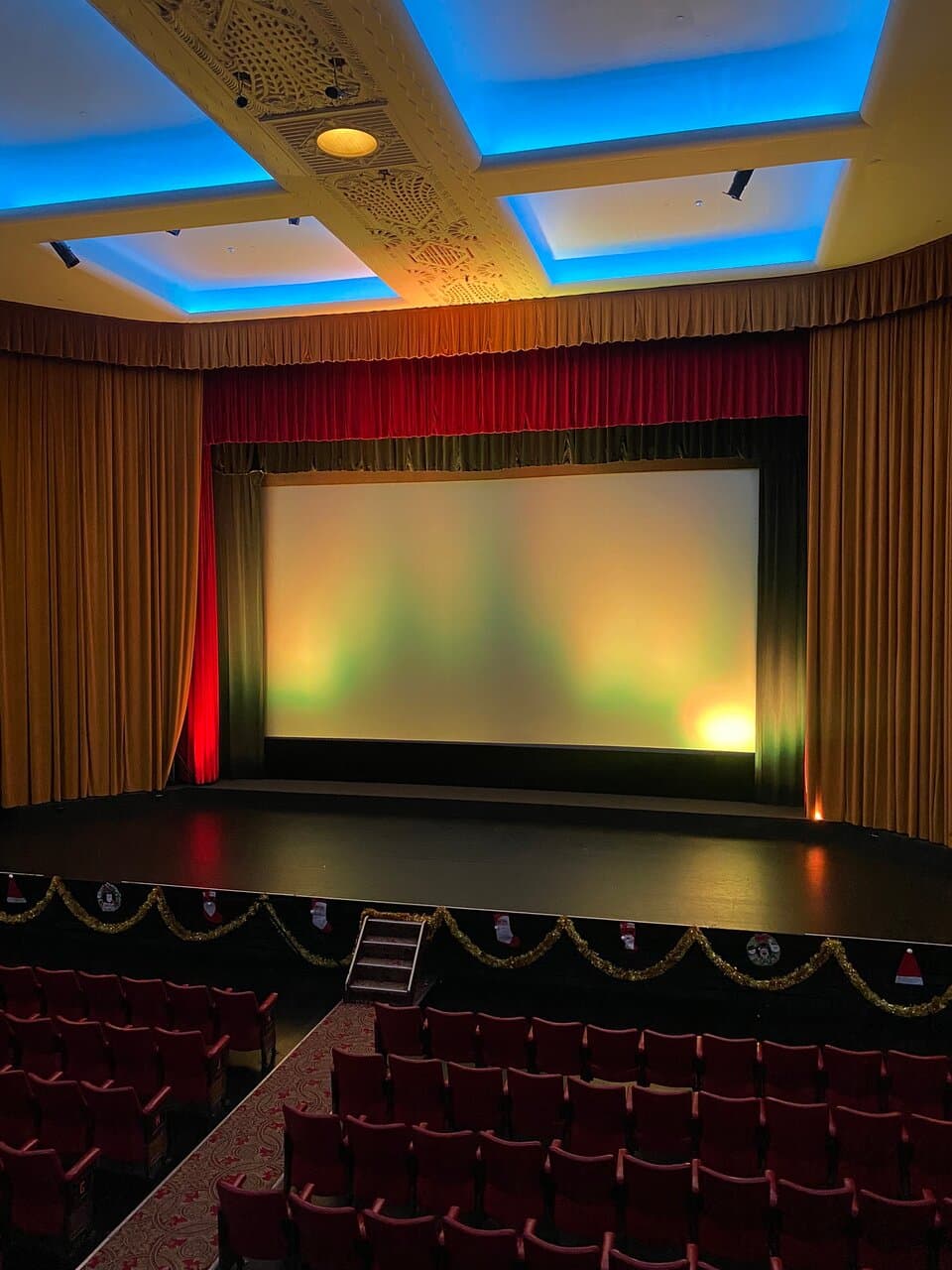 Capri Theatre