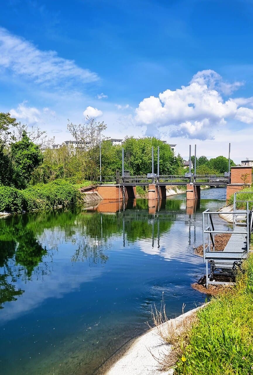 Canale Vacchelli Cycle Path