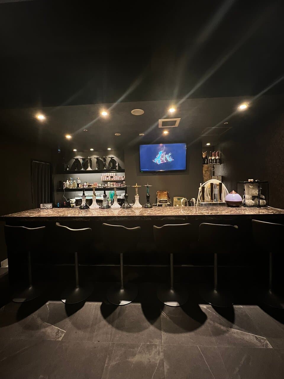 Shisha Bar (e.g., Shisha Hakuen Umeda)