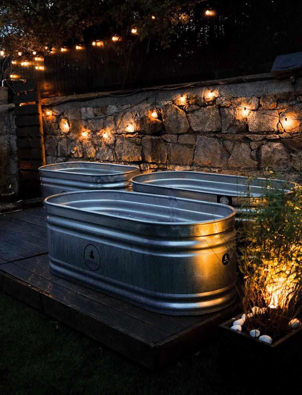 Dedicated to well-being, Saunos empowers through hot & cold therapy rituals, offering a space for relaxation, recovery and rejuvenation.