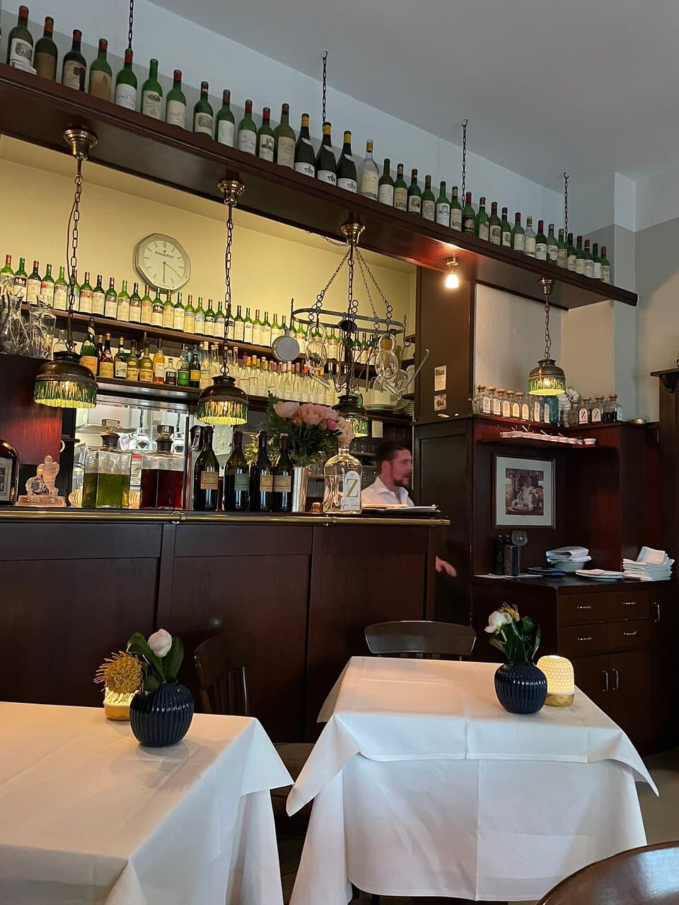 Erno's Bistro