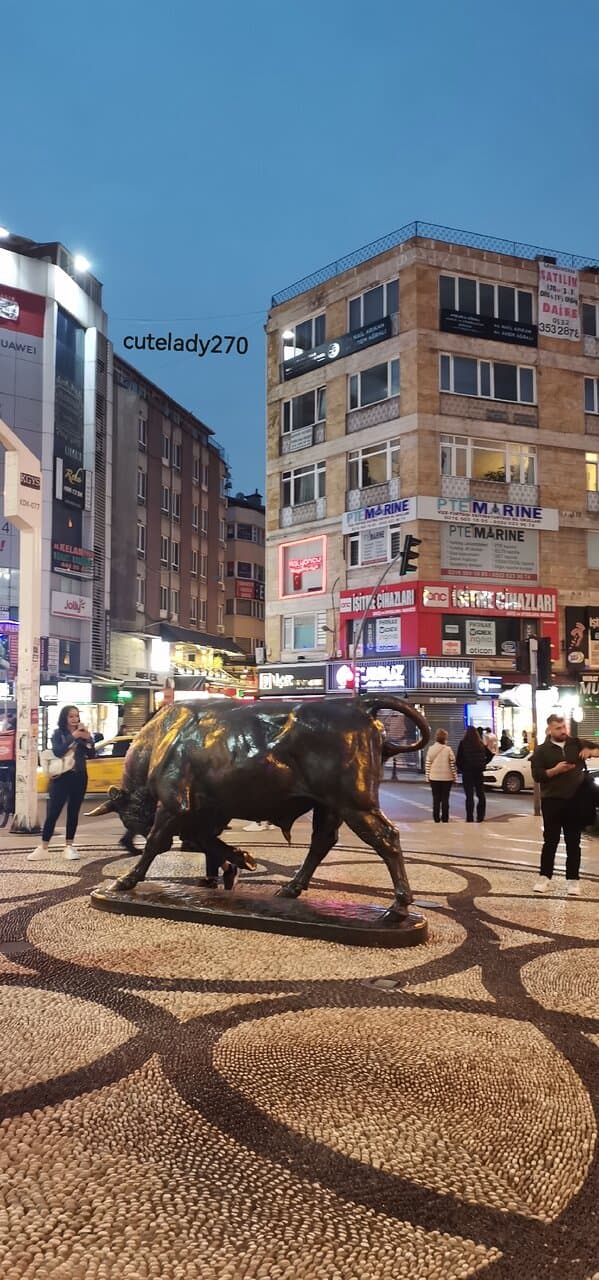 Kadıköy Bull Statue