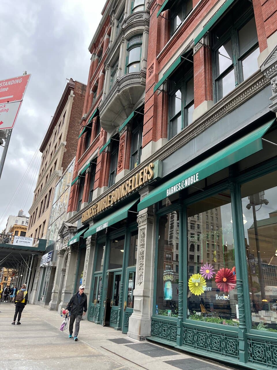 Barnes & Noble
