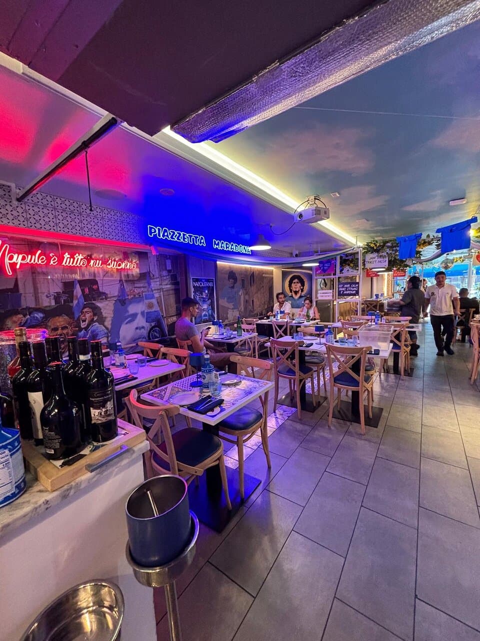 Pizzería & Grill Napule è