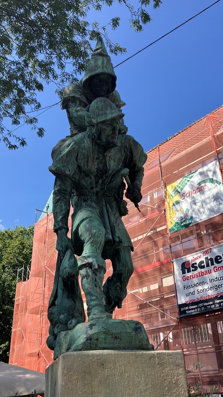Huckup Monument