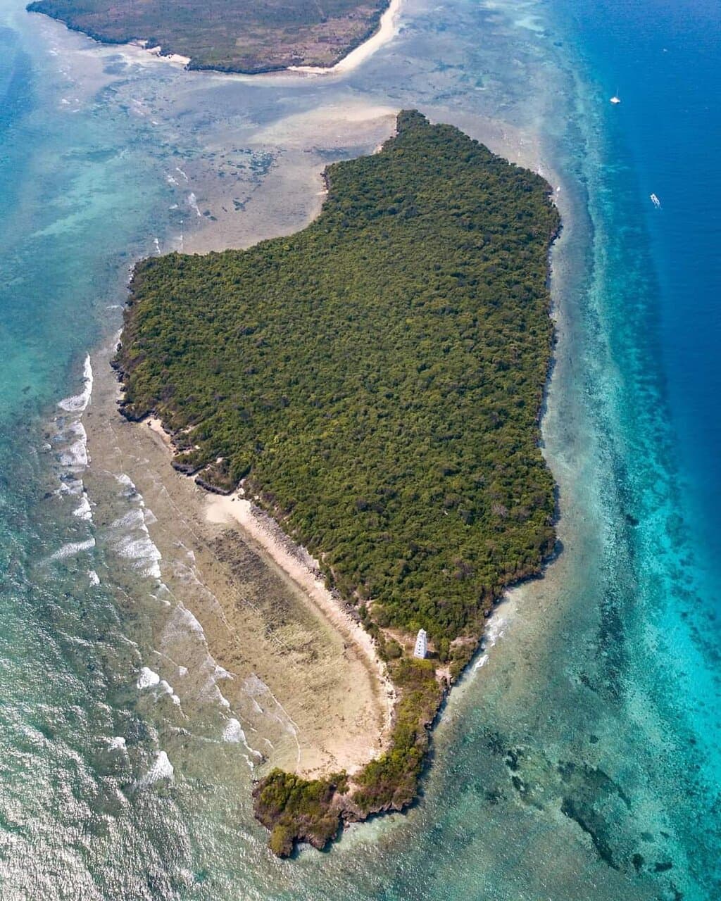 Tumbatu Island is the nicest coral gardens in North Zanzibar island. There are three dive sites such as Shetani, Popobawa & Mwana have beautiful in dramatic and eye-catching, developing rapidly and successfully corals reefs, with a large variety of soft and hard corals, The reef starts at 3 meters and drops down to 12 meters deep. This makes Tumbatu island a beautiful place for snorkeling as well as beginner divers.