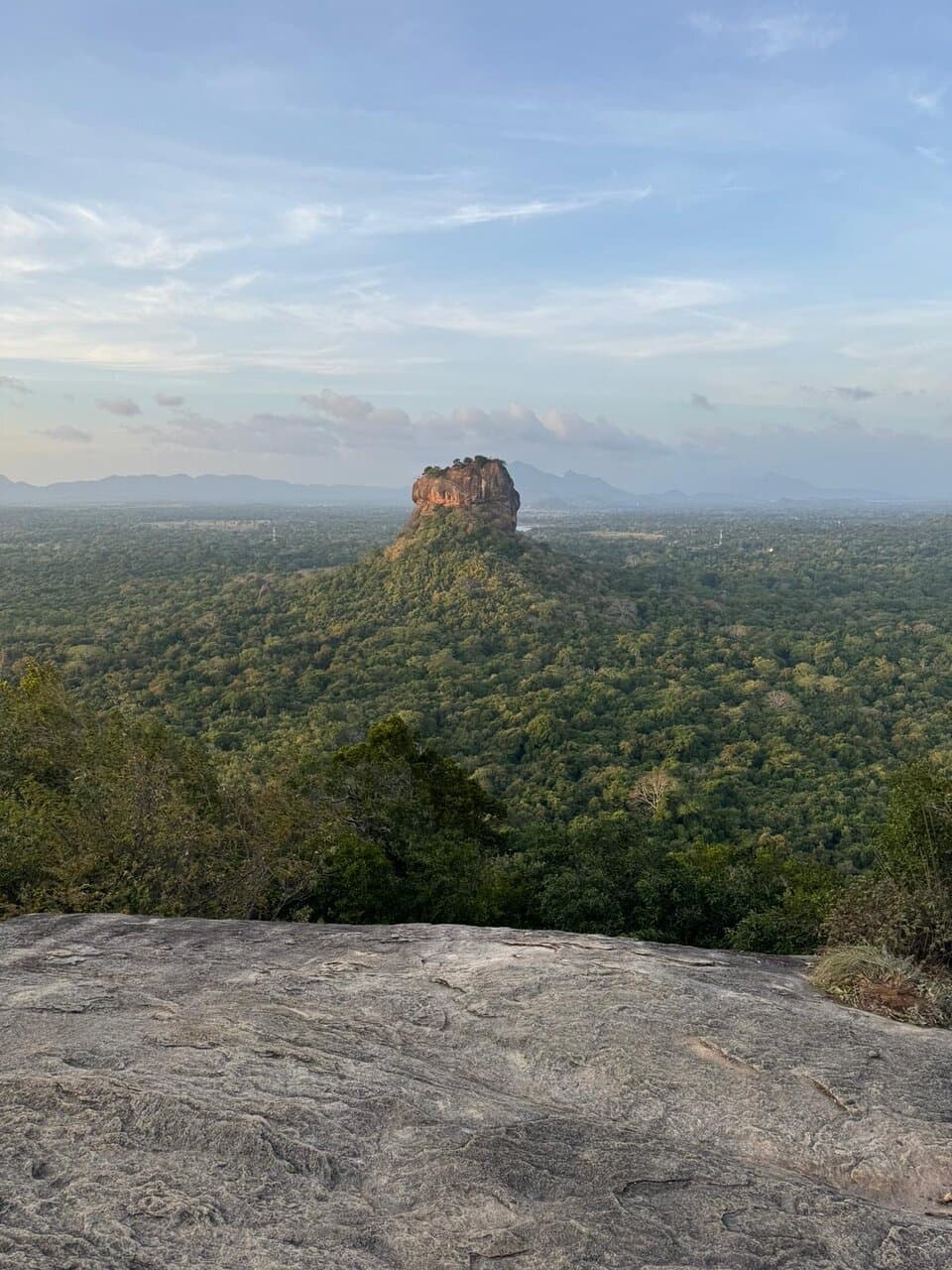Pidurangala Royal Cave Temple