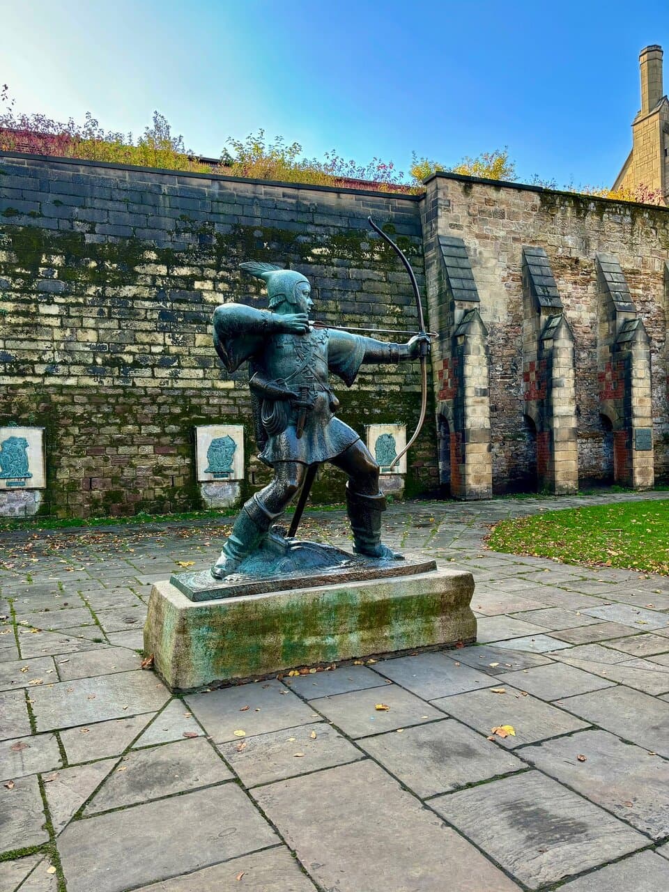 Robin Hood Statue Nottingham