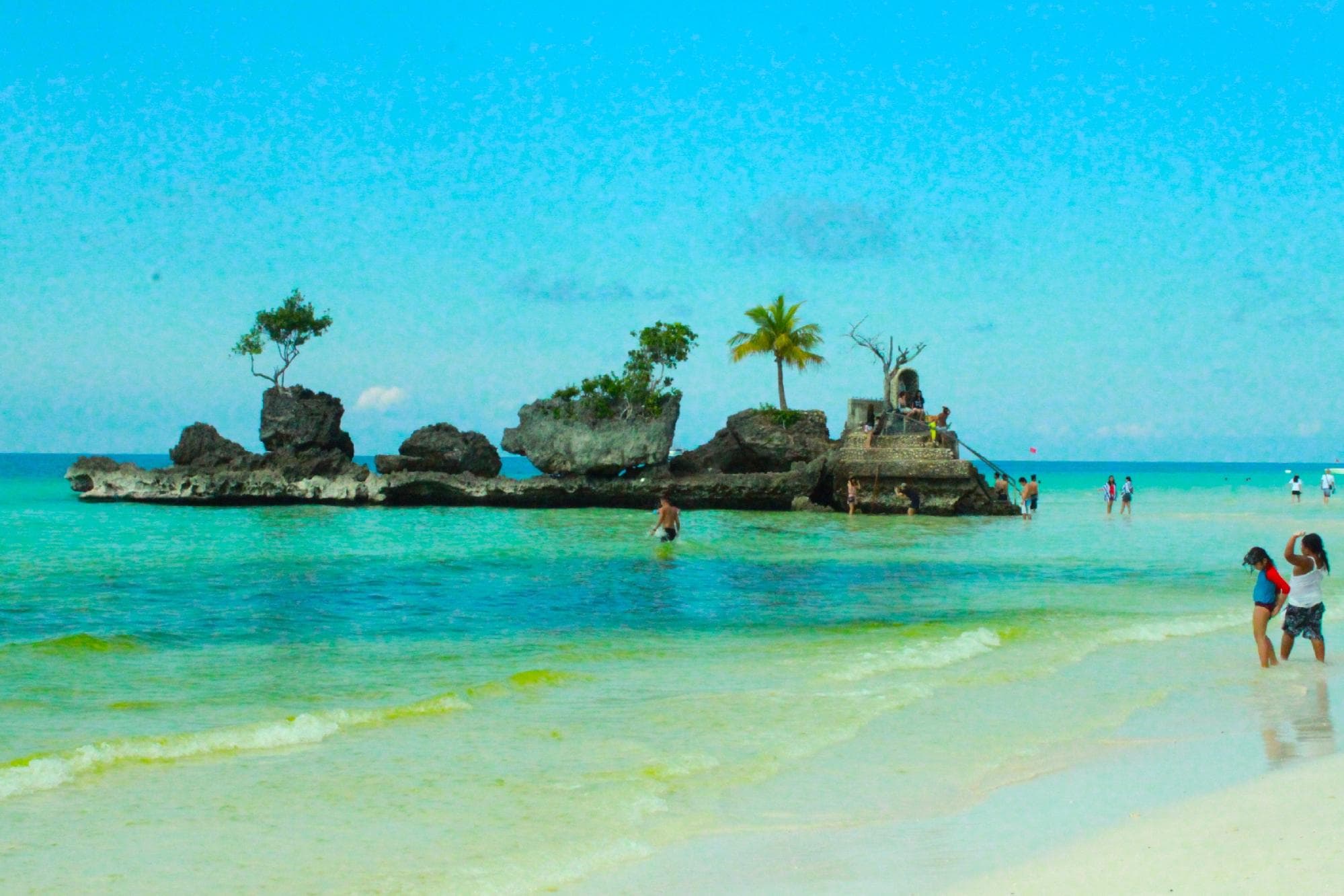 willy's rock, boracay
