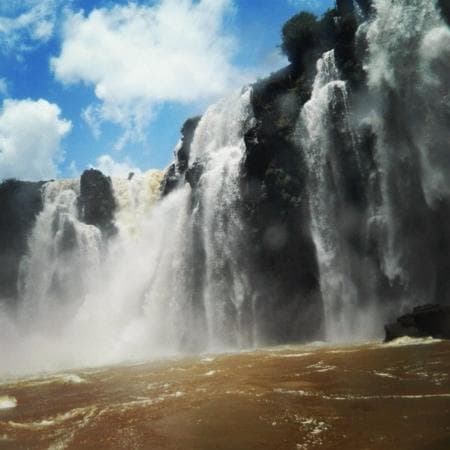 Las cataratas desde el bote