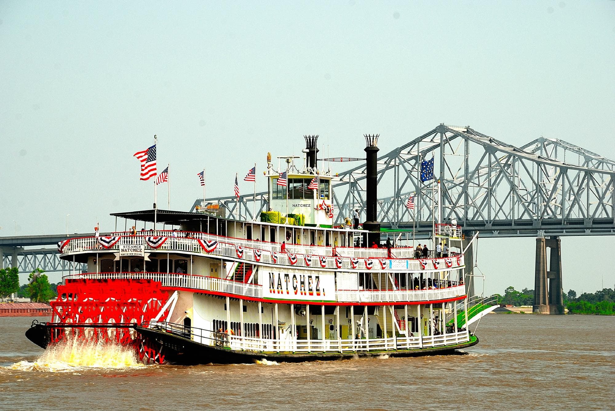 Steamboat Natchez approaches the Mississippi River Bridge