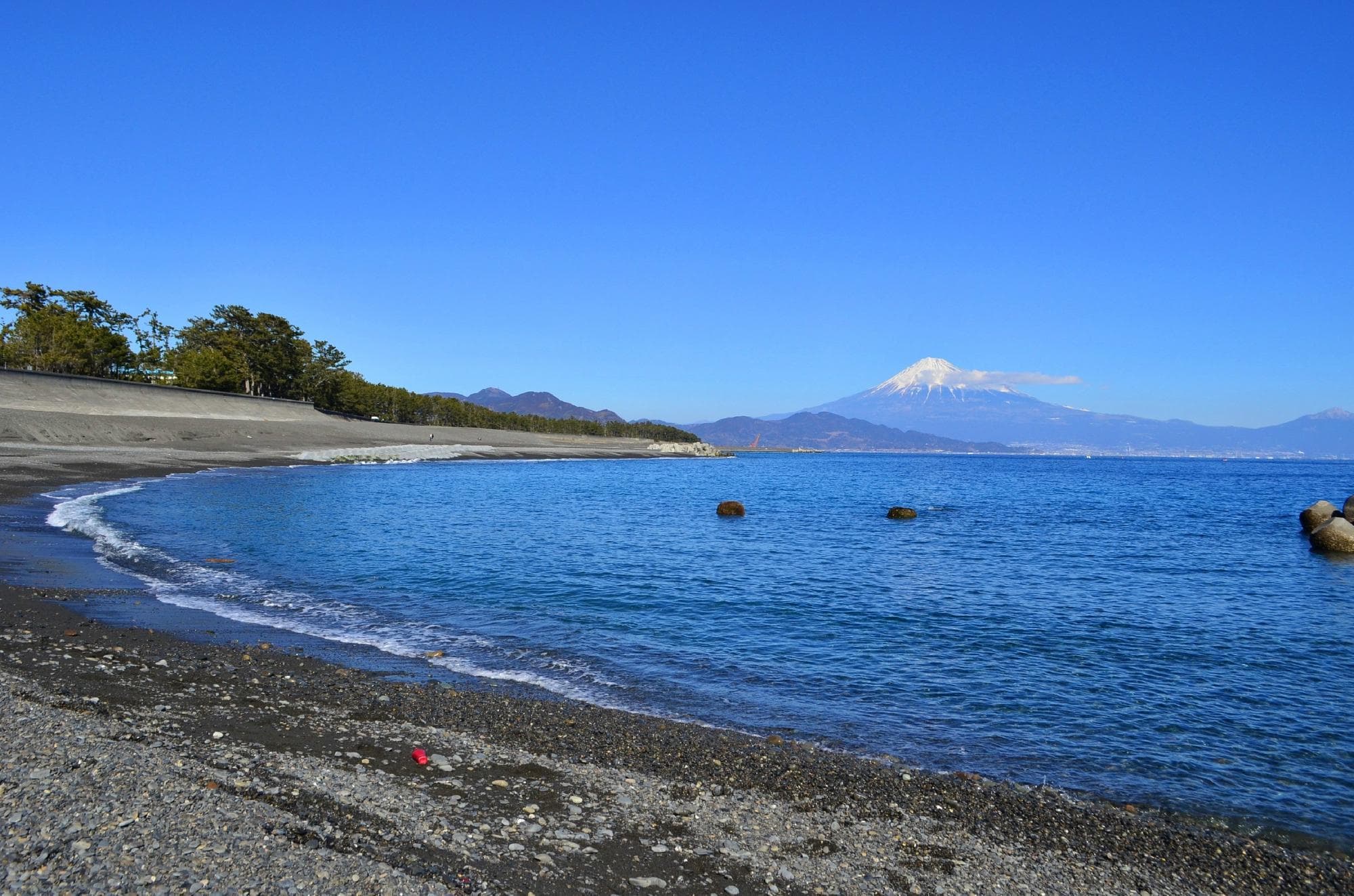                   富士山がもう少し大きく見えたら・・・
                