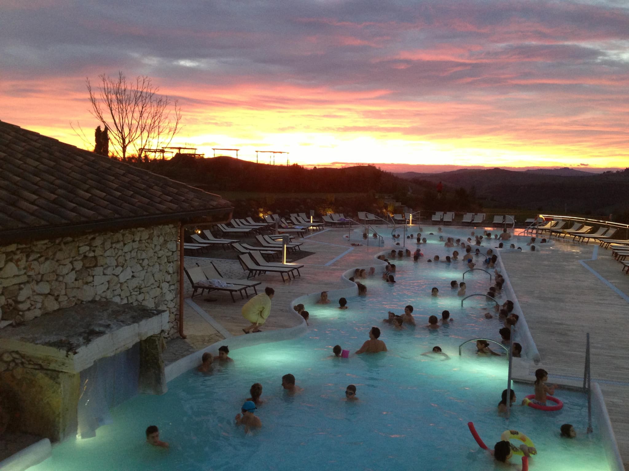                   piscina esterna
                