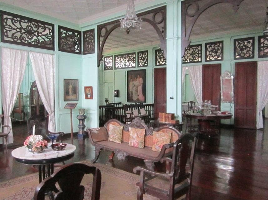 Bernardino Jalandoni Museum - Sala